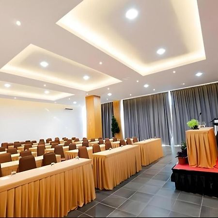 The Crew Hotel Kualanamu International Airport Medan Exterior photo