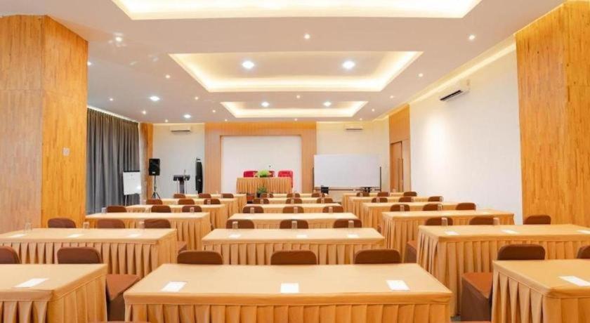 The Crew Hotel Kualanamu International Airport Medan Exterior photo