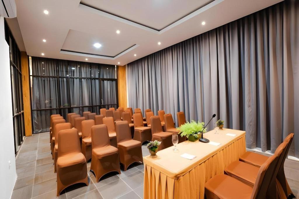 The Crew Hotel Kualanamu International Airport Medan Exterior photo