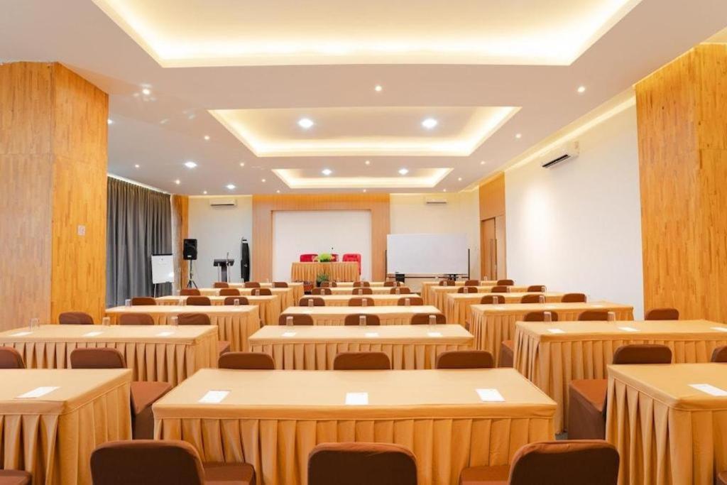 The Crew Hotel Kualanamu International Airport Medan Exterior photo