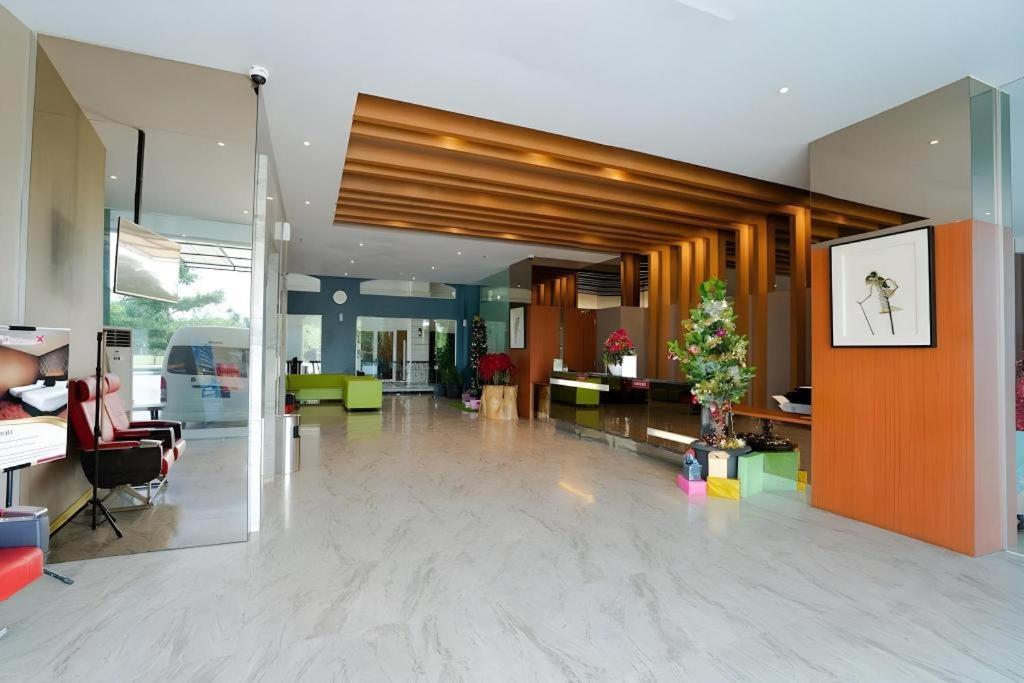 The Crew Hotel Kualanamu International Airport Medan Exterior photo