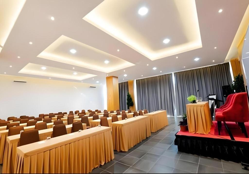 The Crew Hotel Kualanamu International Airport Medan Exterior photo